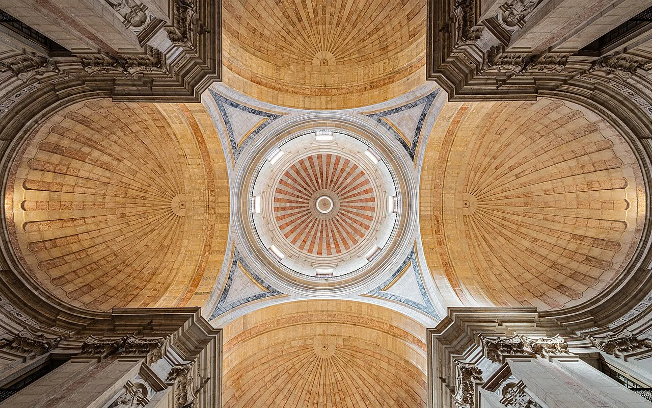Looking up into the dome of the Panteão Nacional